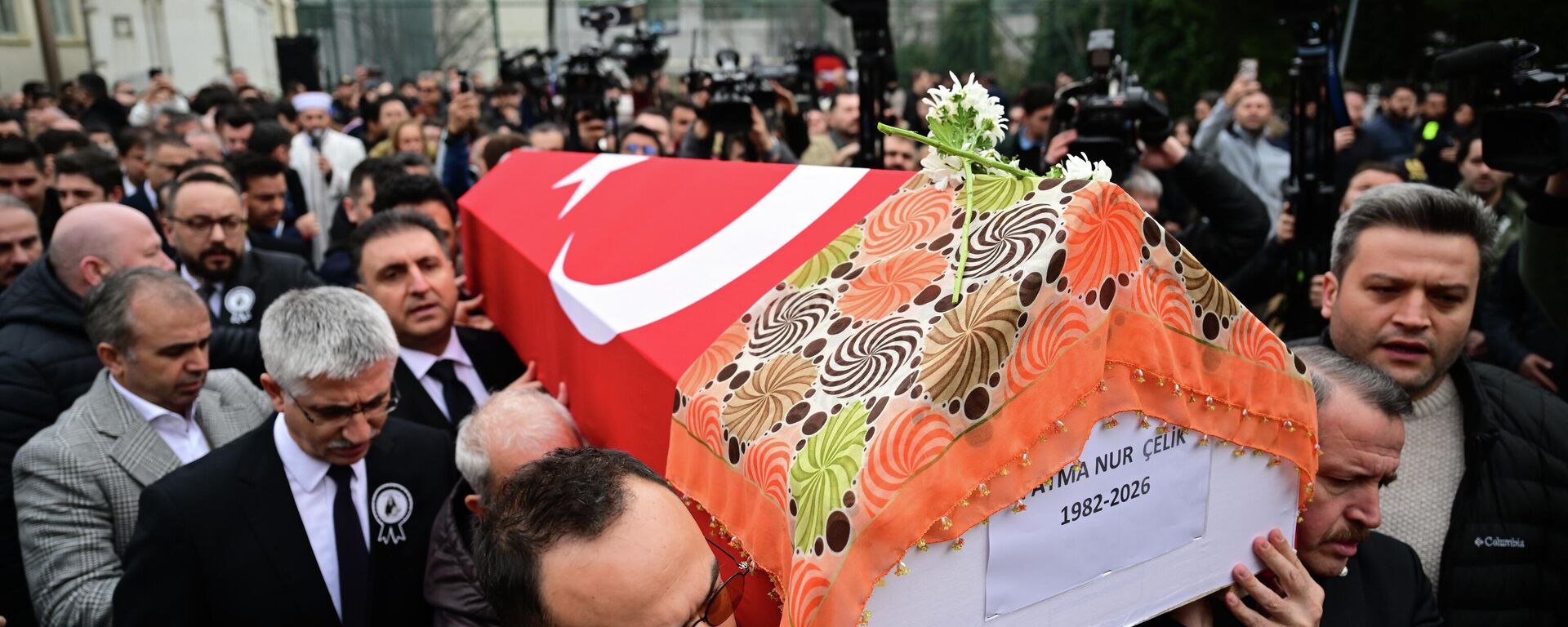 Öğretmen Fatma Nur Çelik cenaze töreni  - Sputnik Türkiye, 1920, 24.04.2026