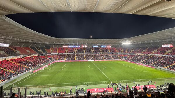  Gaziantep FK-Fenerbahçe karşılaşması, stadyumdaki ışıklandırma sorunu nedeniyle başlayamadı - Sputnik Türkiye