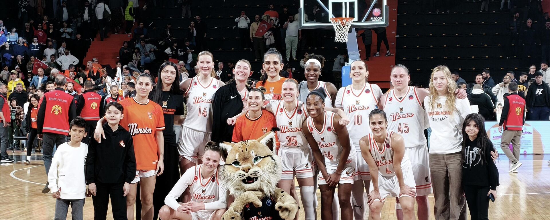 FIBA Kadınlar Avrupa Kupası yarı final rövanş maçında ÇİMSA ÇBK Mersin - Sputnik Türkiye, 1920, 04.03.2026