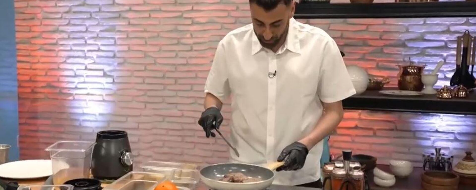 Şef Batuhan Ergül - Sputnik Türkiye, 1920, 09.03.2026