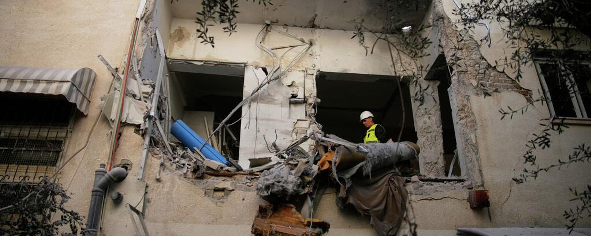 Tel Aviv'de füzelerin oluşturduğu hasar - Sputnik Türkiye, 1920, 11.03.2026