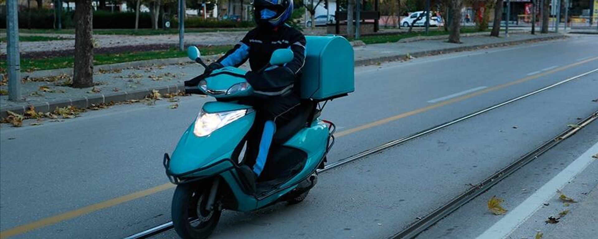 Kurye sipariş - Sputnik Türkiye, 1920, 10.03.2026