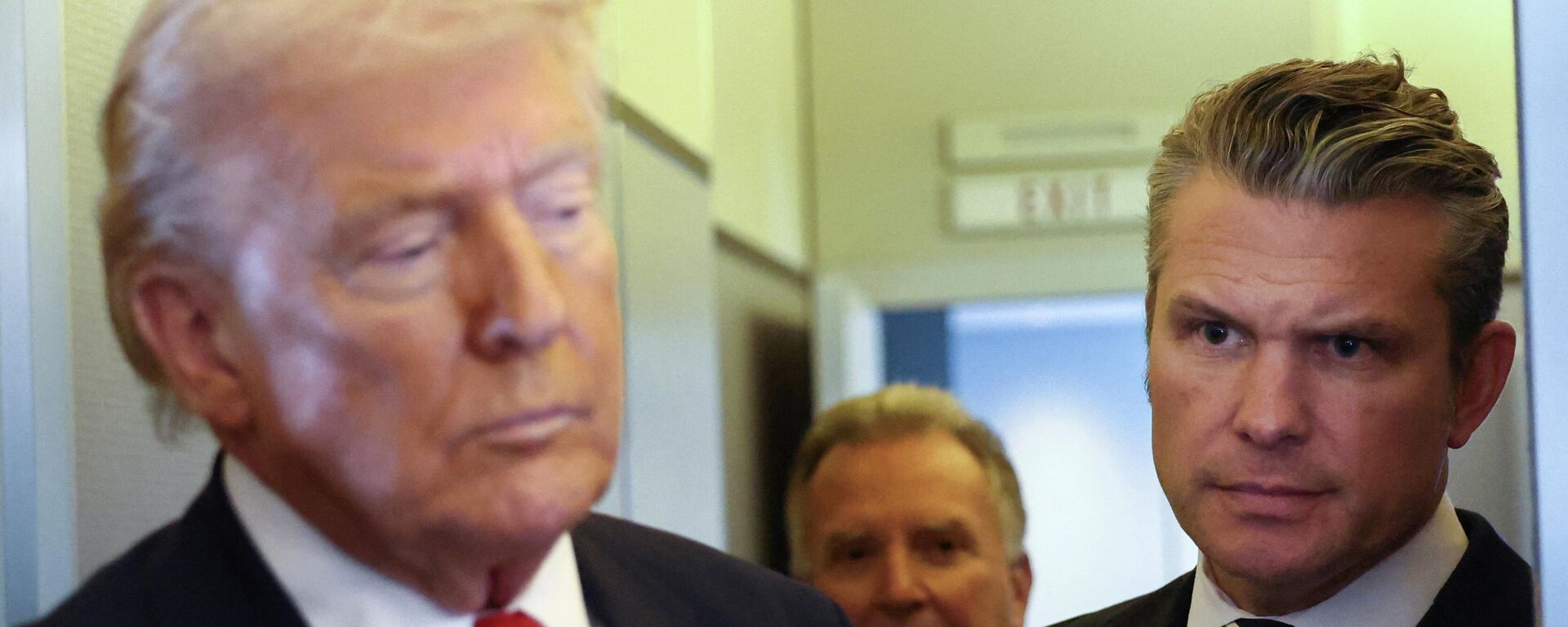 Trump, Hegseth, Witkoff - Sputnik Türkiye, 1920, 13.03.2026