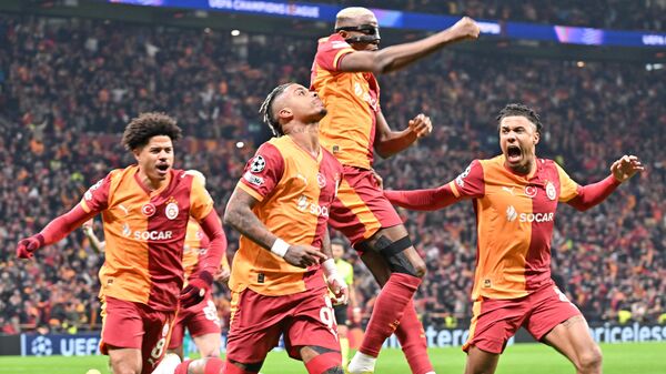 Galatasaray ile Liverpool takımları RAMS Park'ta karşılaştı - Sputnik Türkiye