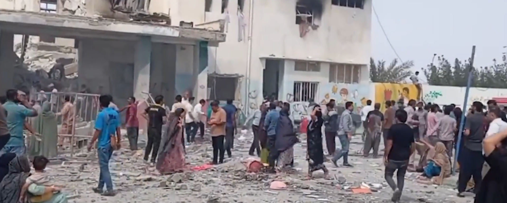 IRIB TV'ye yansıyan saldırı sonrası görüntüler - Sputnik Türkiye, 1920, 11.03.2026