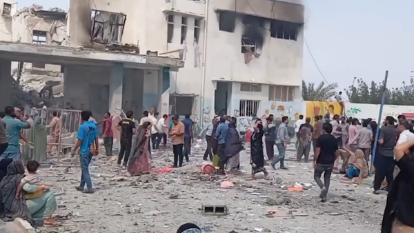 IRIB TV'ye yansıyan saldırı sonrası görüntüler - Sputnik Türkiye