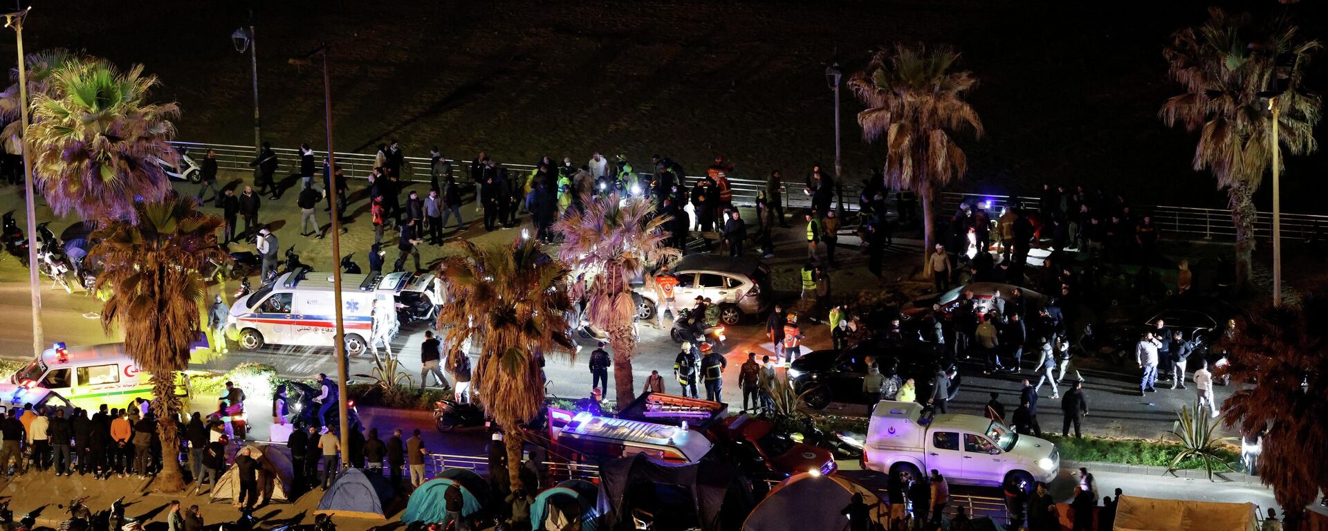 Beyrut sahilinde çadırlarda yaşayan insanlar saldırıdan etkilendi - Sputnik Türkiye, 1920, 12.03.2026