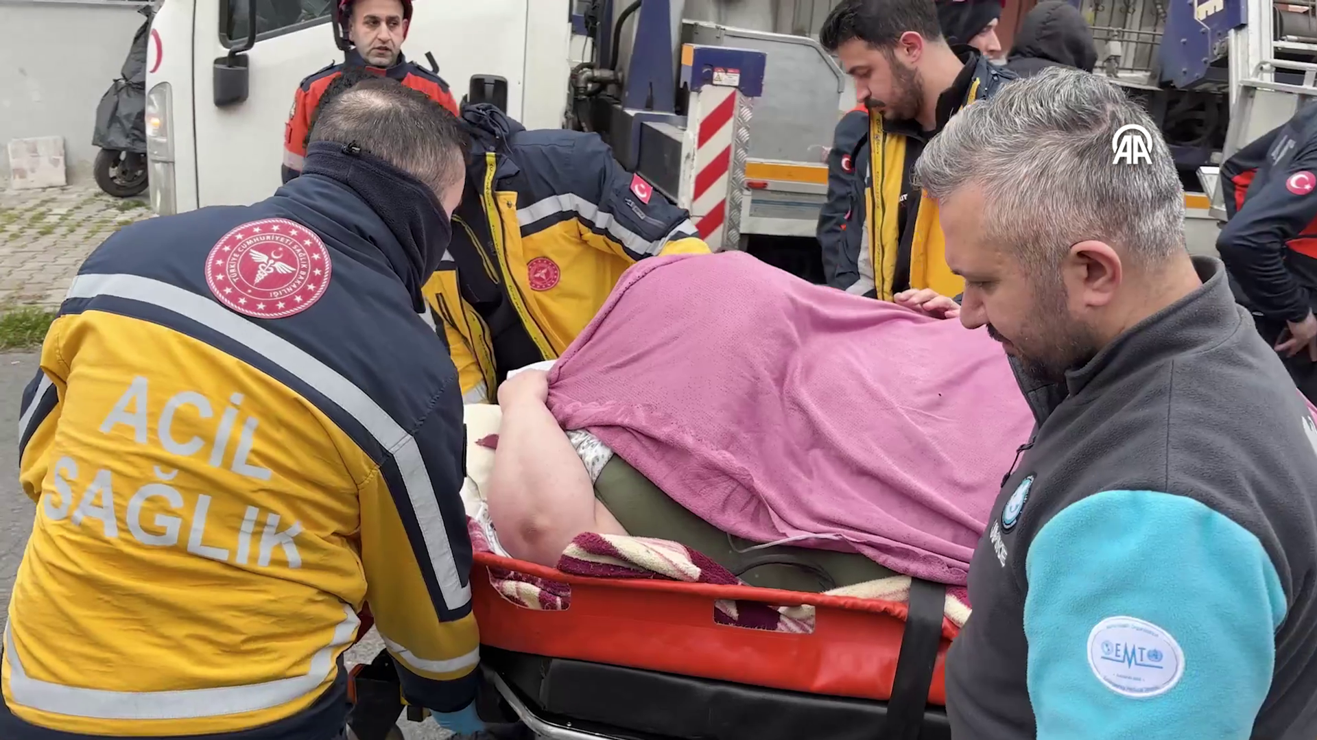 obezite hastası kadın hastaneye kaldırıldı - Sputnik Türkiye, 1920, 12.03.2026