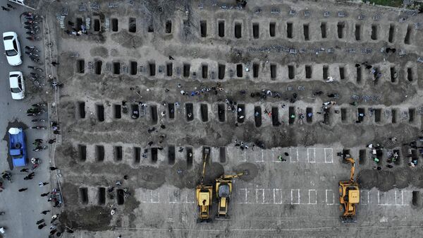 İran'da kız çocuklarının toplu cenaze töreni İran'da kız çocuklarının toplu cenaze töreni - Sputnik Türkiye