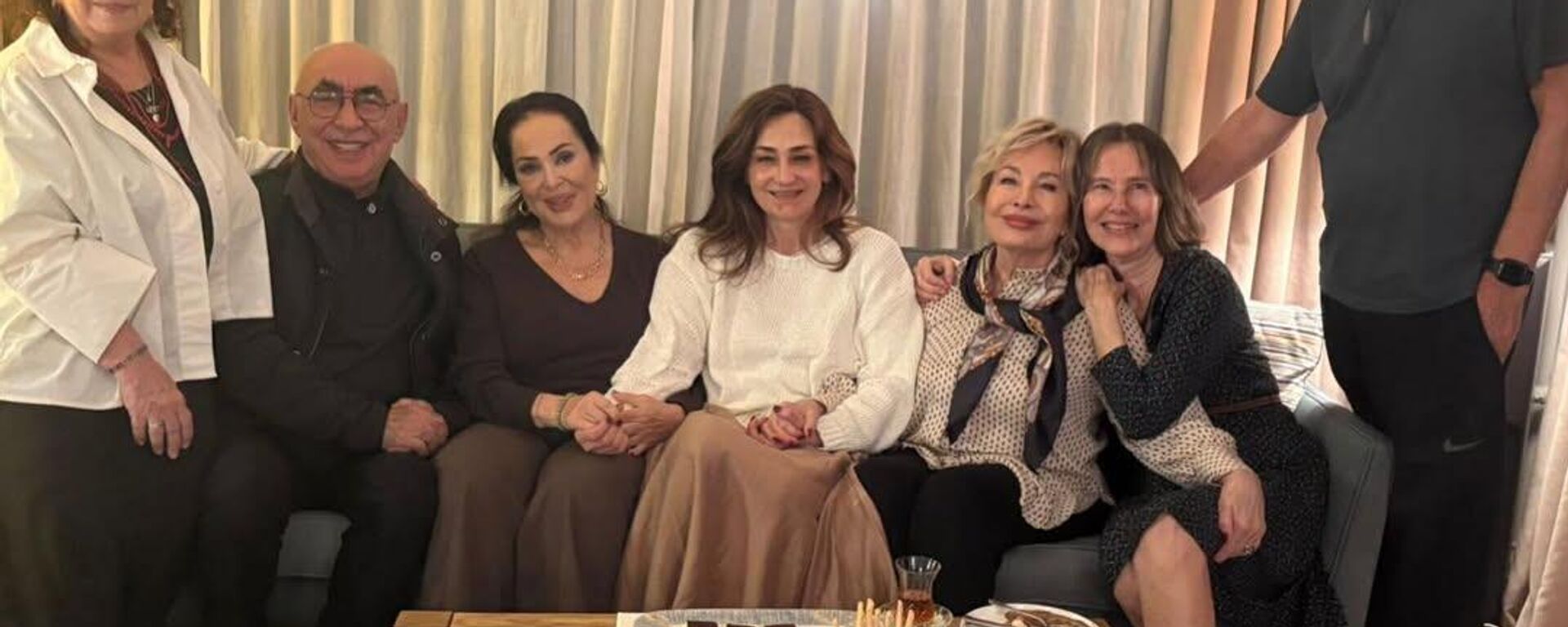 İkinci Bahar'ın yıldızları bir arada - Sputnik Türkiye, 1920, 15.03.2026