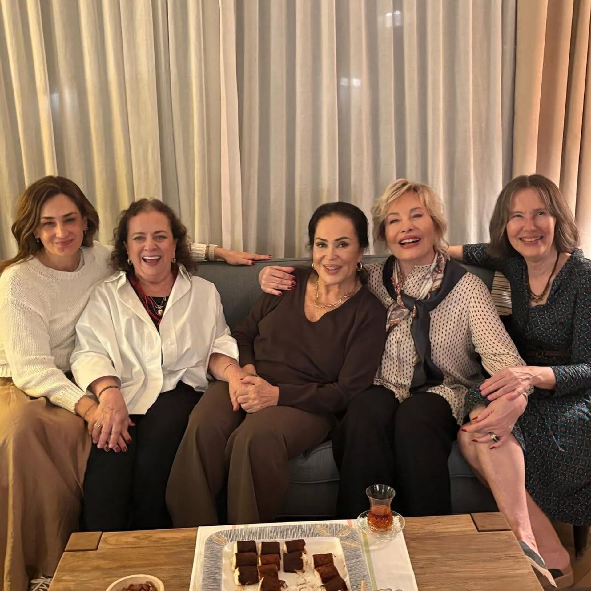 İkinci Bahar'ın yıldızları bir arada - Sputnik Türkiye, 1920, 15.03.2026