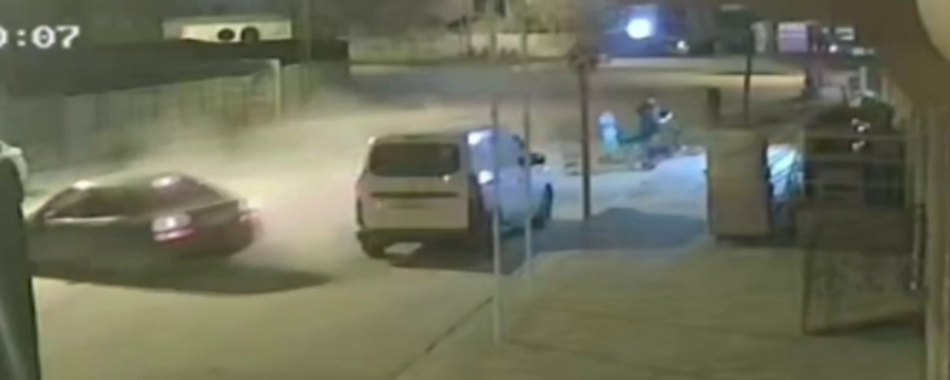 Alkollü sürücü motosiklete çarptı: Iğdır Belediye Başkanı'nın oğlu olduğu ortaya çıktı - Sputnik Türkiye, 1920, 15.03.2026