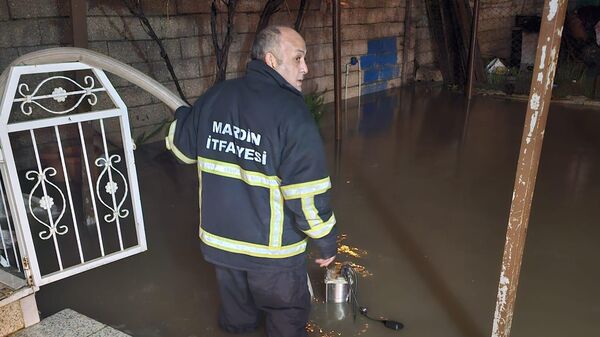 Mardin'de sağanak yağış  - Sputnik Türkiye