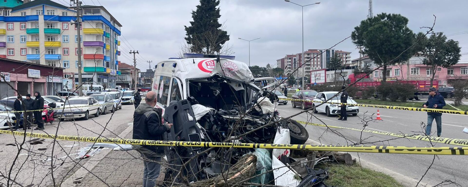 Ambulans kamyonla çarpıştı - Sputnik Türkiye, 1920, 17.03.2026