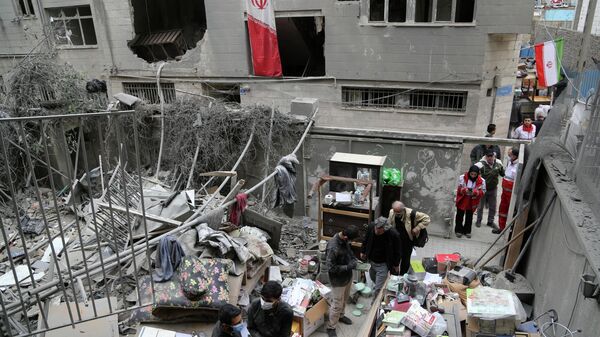 İran'ın başkenti Tahran'ın güneyinde yer alan Cevadiye ve Beryanek bölgesinde, ABD-İsrail'in saldırıları sonucu büyük hasar oluştu.  - Sputnik Türkiye