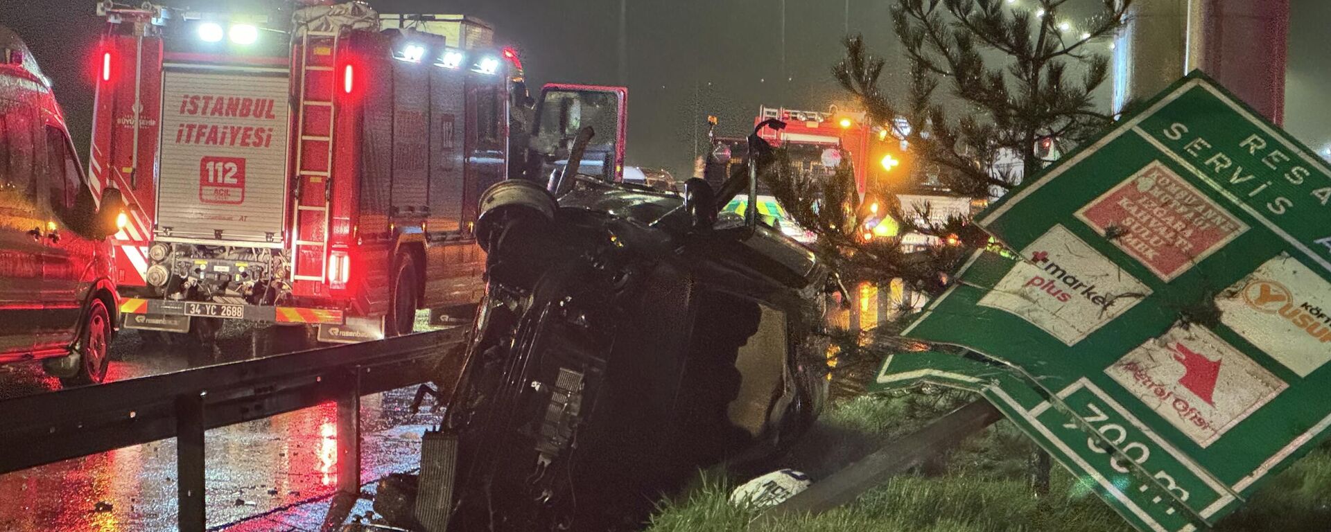 İstanbul Kuzey Marmara Otoyolu'nda panelvan tipi minibüsün karıştığı kazada 1 kişi öldü, 1 kişi ağır yaralandı.  - Sputnik Türkiye, 1920, 20.03.2026