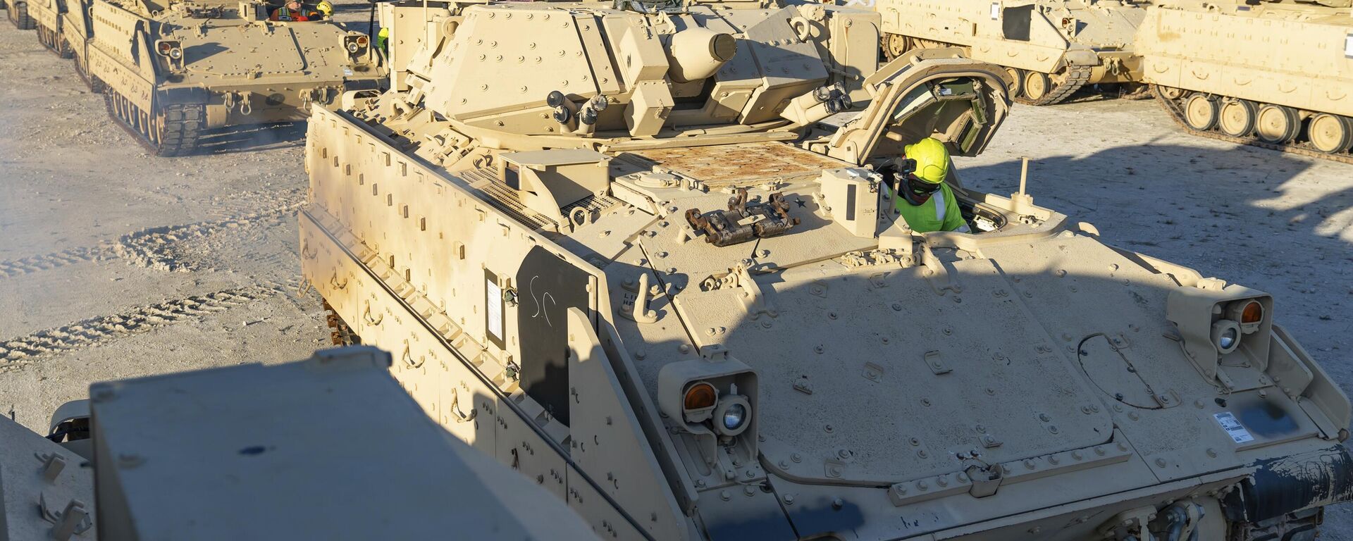 Vehículos de combate de infantería Bradley de fabricación estadounidense  - Sputnik Türkiye, 1920, 20.03.2026