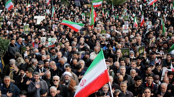 ABD-İsrail saldırılarında ölen İran DMO sözcüsü Naini için Tahran’da cenaze töreni düzenlendi - Sputnik Türkiye