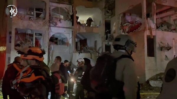 İran'ın misilleme saldırısında vurduğu İsrail'in Arod kentindeki yıkım - Sputnik Türkiye