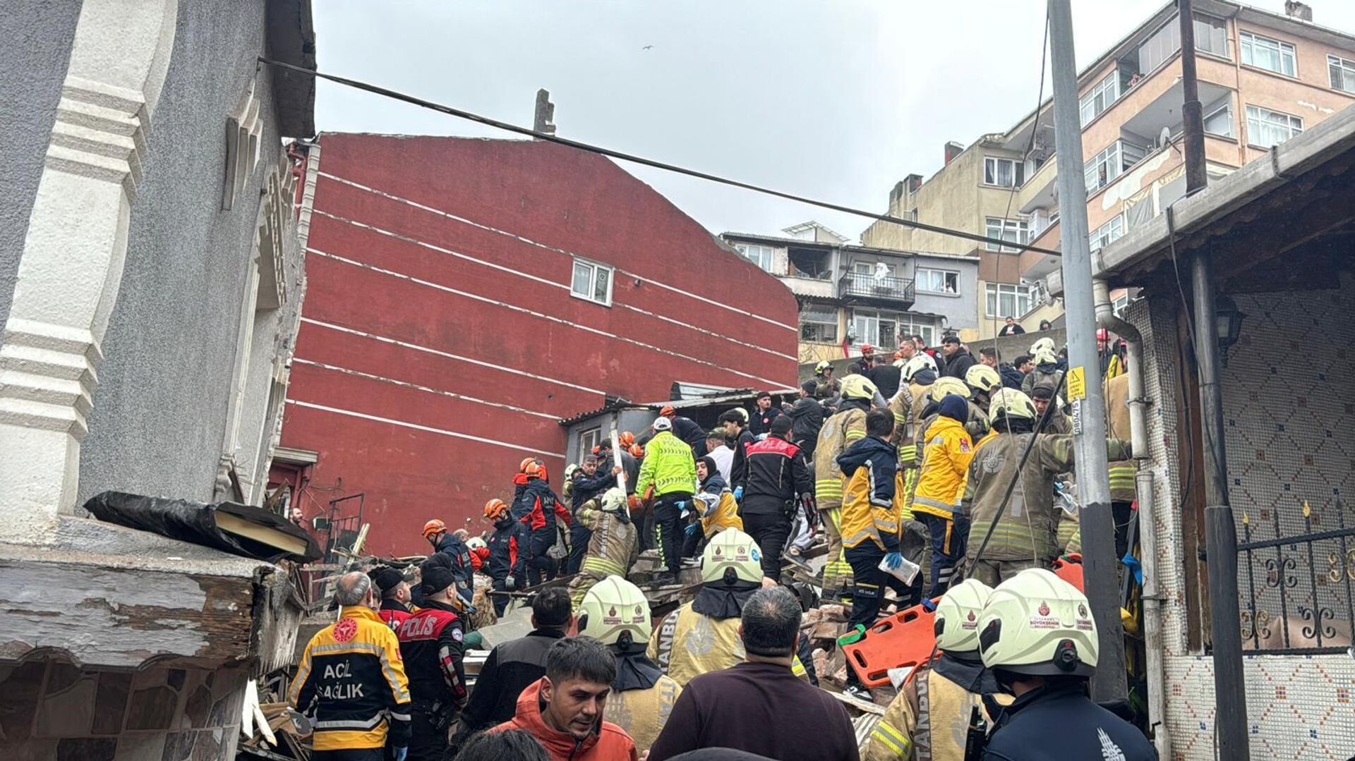 İstanbul Fatih'te 2  bina çöktü - Sputnik Türkiye, 1920, 22.03.2026