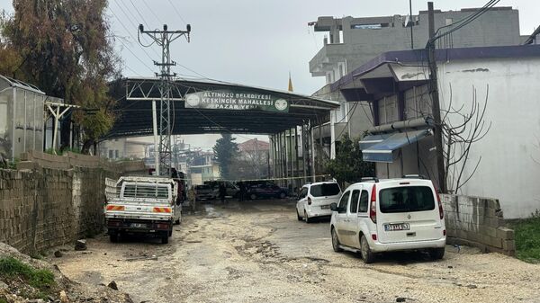 Hatay'ın Altınözü ilçesinde iki aile arasında çıkan kavgada 3 kişi hayatını kaybetti, 22 kişi yaralandı. - Sputnik Türkiye