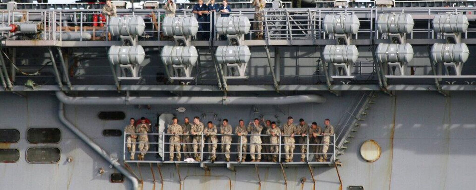 USS Boxer gemisindeki ABD piyadeleri - Sputnik Türkiye, 1920, 23.03.2026