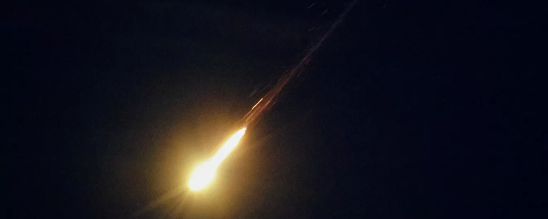 İsrail hava savunma sistemleri İran füzesini önlerken - Sputnik Türkiye, 1920, 23.03.2026