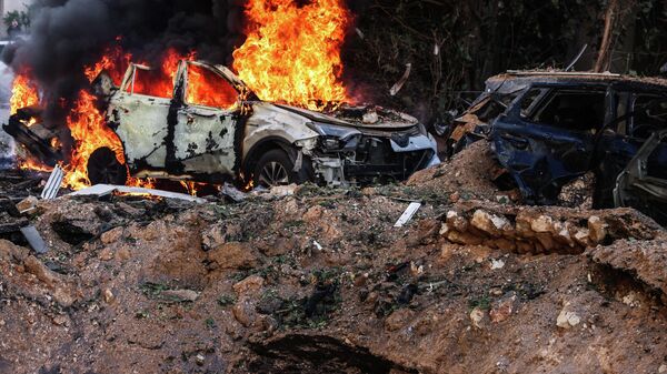 İran füzesinin Tel Aviv'e verdiği hasar - Sputnik Türkiye