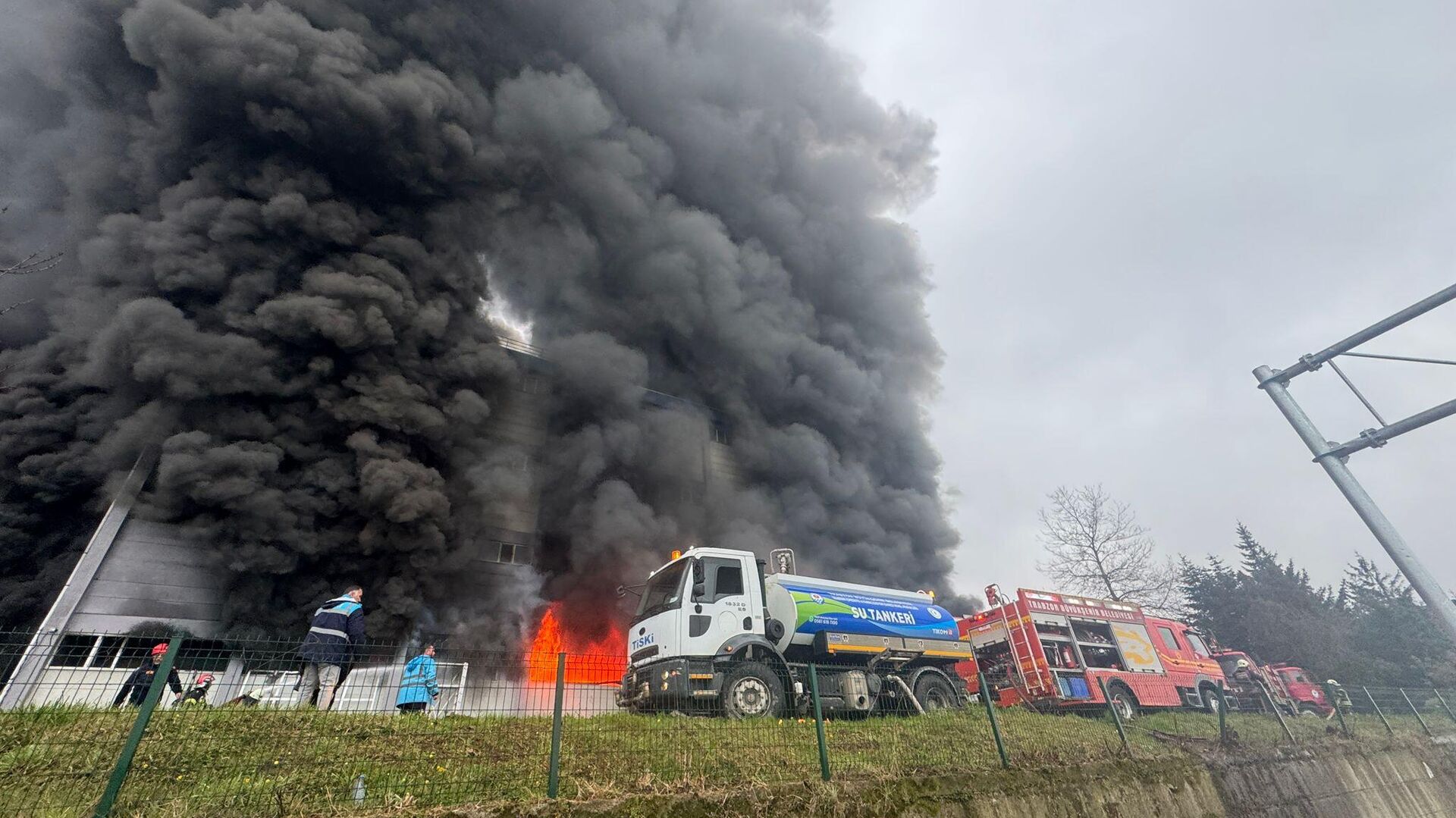 Trabzon yangın - Sputnik Türkiye, 1920, 25.03.2026