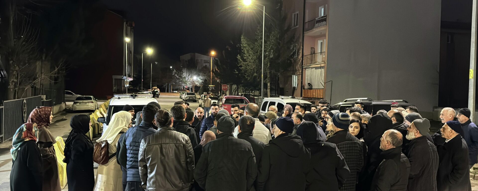 Umre vaadiyle dolandırılan 125 kişi polise başvurdu - Sputnik Türkiye, 1920, 27.03.2026