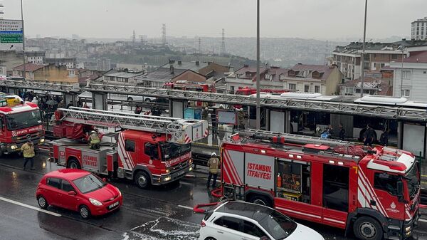 Metrobüs yangını - Sputnik Türkiye