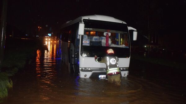 Manisa'da sağanak yağış etkili oldu - Sputnik Türkiye