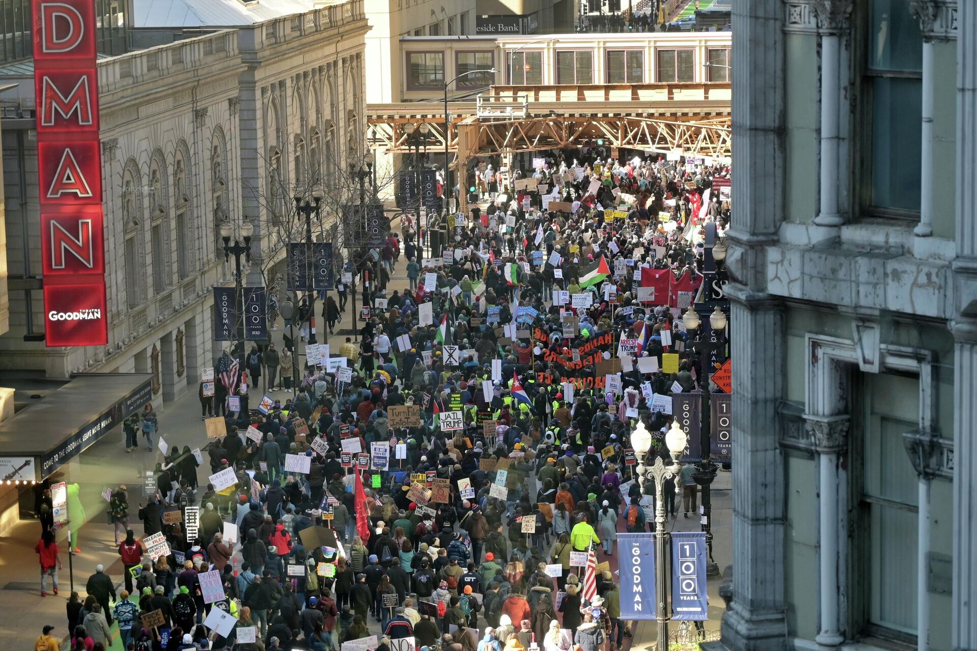 ABD'nin büyük metropollerinde 'Krallara Hayır' protestoları düzenlendi - Sputnik Türkiye, 1920, 29.03.2026