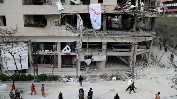 ABD-İsrail saldırısında vurulan Tahran'daki Al Araby TV binası - Sputnik Türkiye