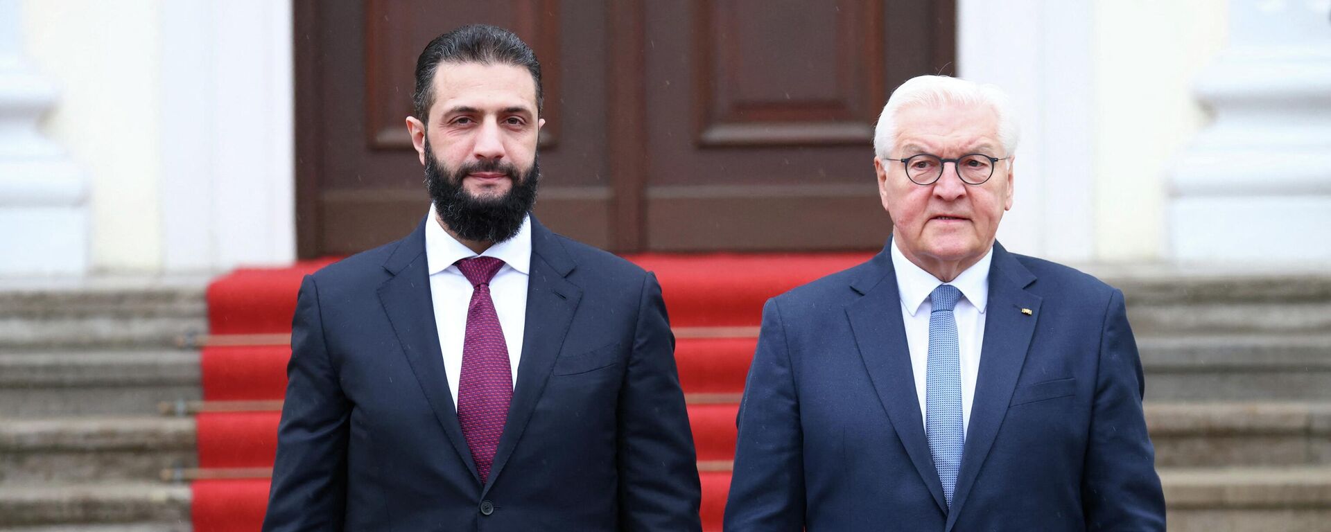 Suriye Cumhurbaşkanı Ahmed Şara, Almanya Cumhurbaşkanı Frank-Walter Steinmeier ile Almanya'nın başkenti Berlin'de bir araya geldi - Sputnik Türkiye, 1920, 30.03.2026