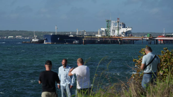 Rus petrol tankeri Anatoliy Kolodkin, Matanzas limanında - Sputnik Türkiye