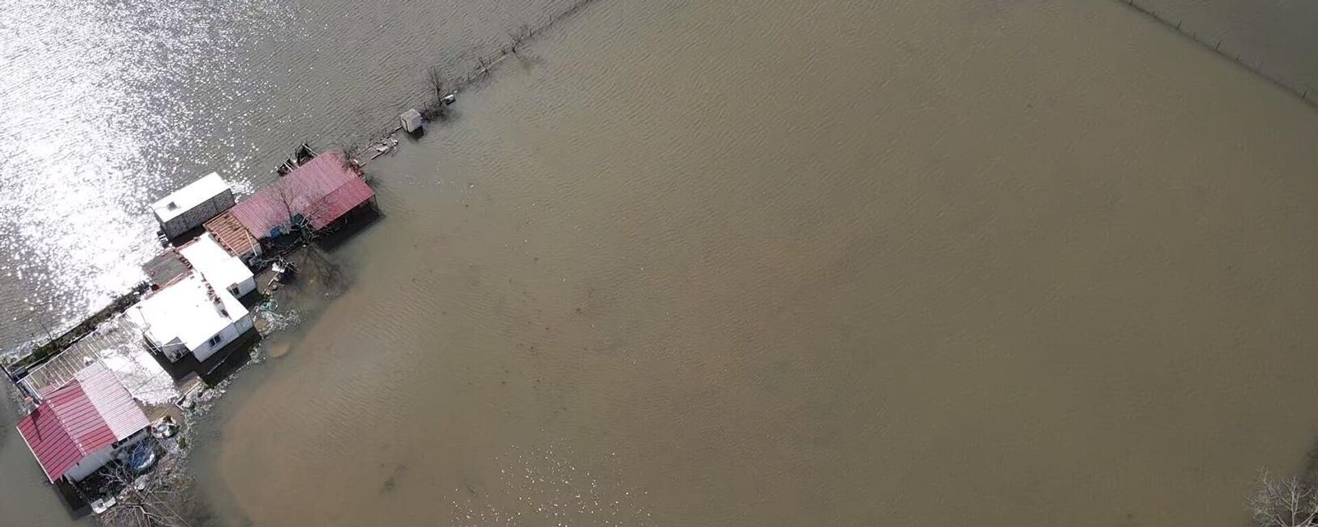 
Muğla ve ilçelerinde fırtına ile sağanak  - Sputnik Türkiye, 1920, 01.04.2026