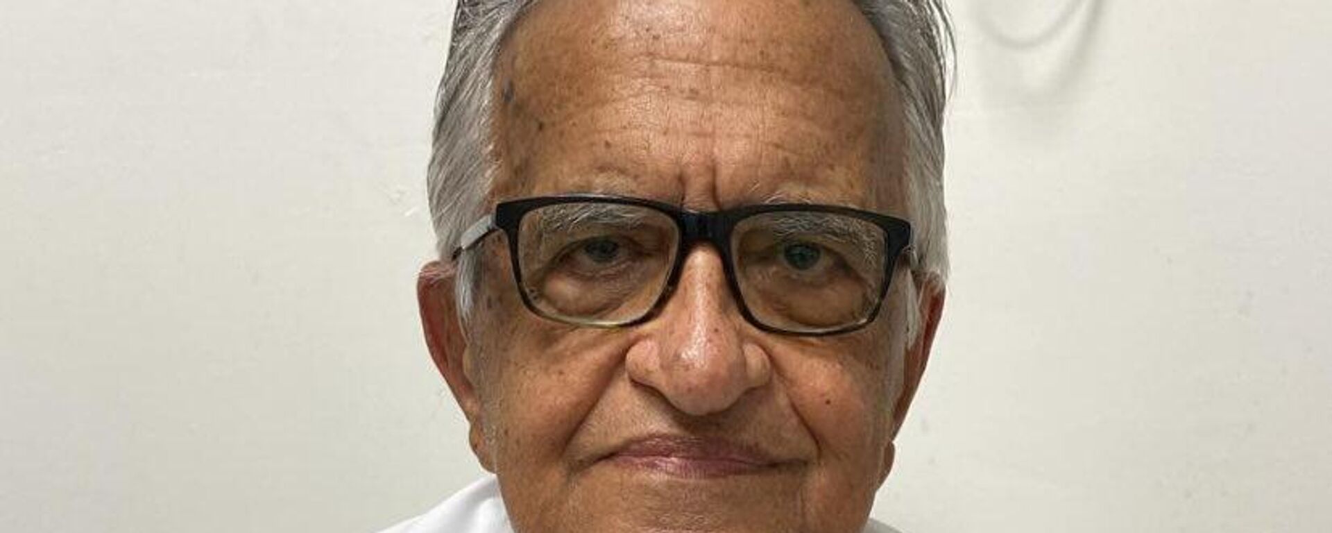 Prof. Dr. Hüsrev Hatemi sosyal medya  - Sputnik Türkiye, 1920, 02.04.2026