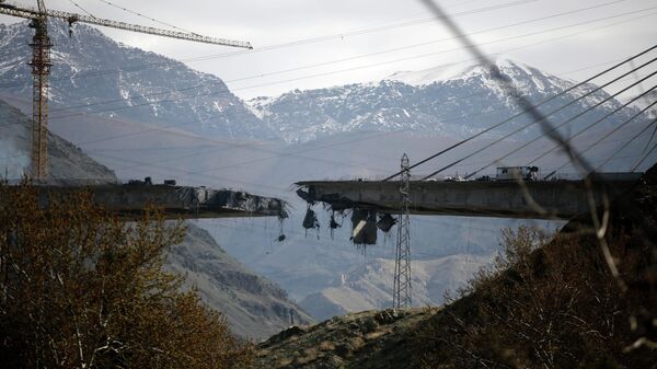 İran'ın Kerec kentindeki B1 Köprüsü - Sputnik Türkiye