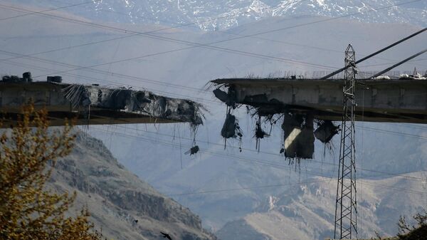 İran'ın Kerec kentindeki B1 Köprüsü - Sputnik Türkiye
