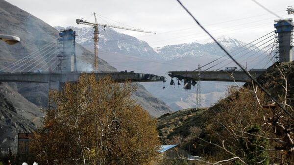 İran'ın Kerec kentindeki B1 Köprüsü - Sputnik Türkiye