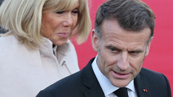 Brigitte Macron, Emmanuel Macron - Sputnik Türkiye
