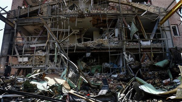 İran'ın başkenti Tahran'da, ABD-İsrail çatışması sırasında yıkılan Shahid Beheshti Üniversitesi görüntülendi - Sputnik Türkiye