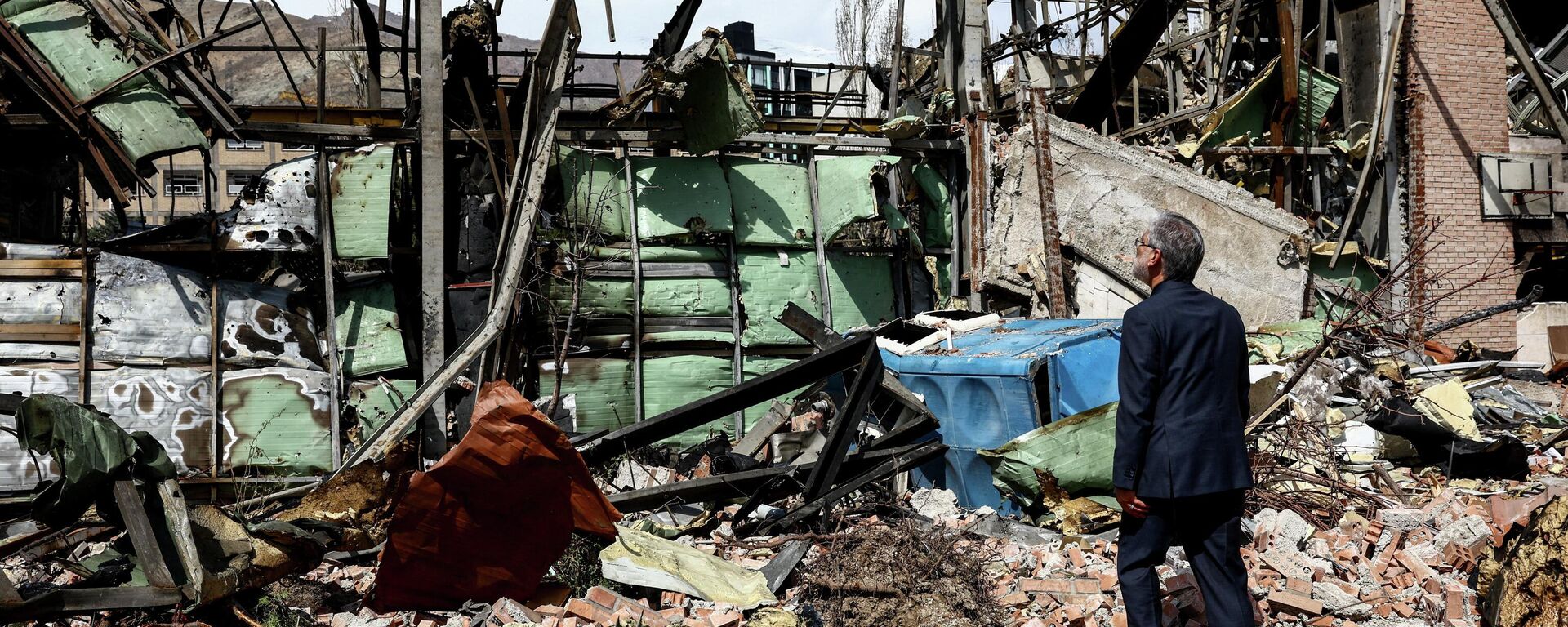 İran'ın başkenti Tahran'da, ABD-İsrail çatışması sırasında yıkılan Shahid Beheshti Üniversitesi görüntülendi - Sputnik Türkiye, 1920, 04.04.2026