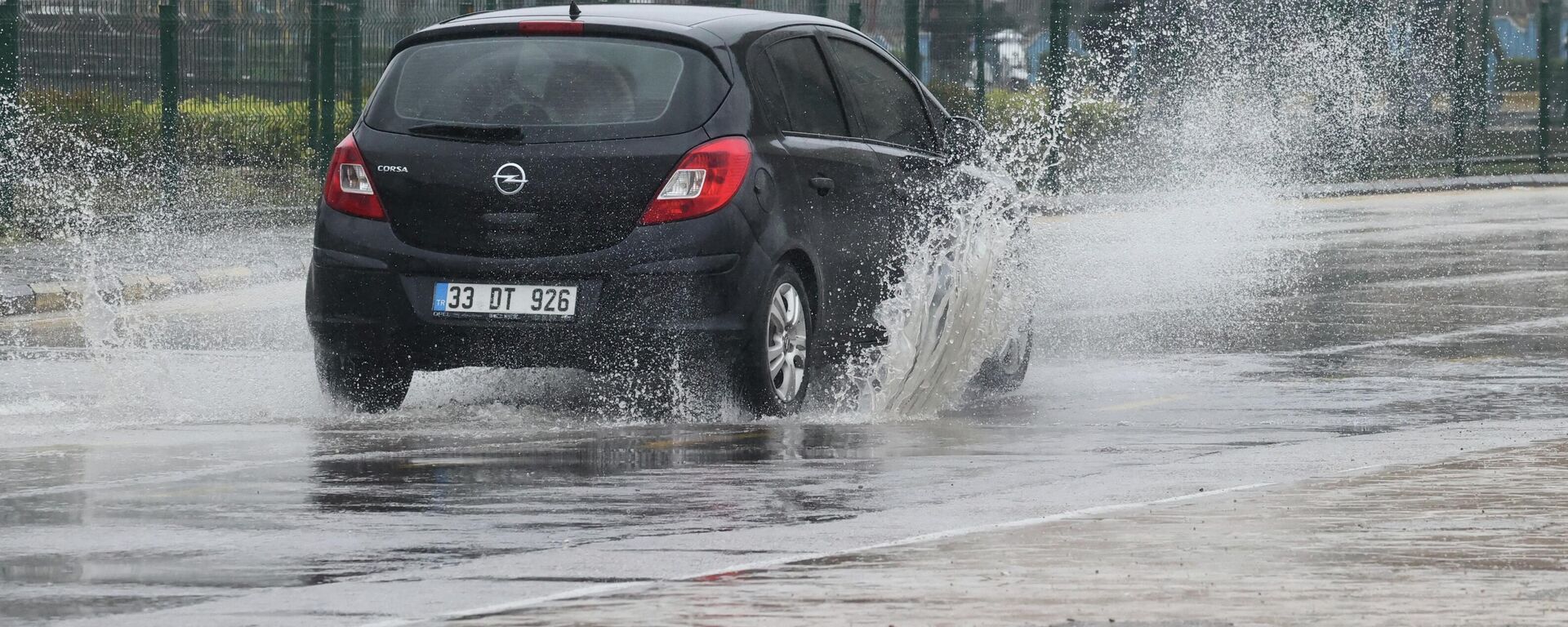 sağanak - Sputnik Türkiye, 1920, 06.04.2026