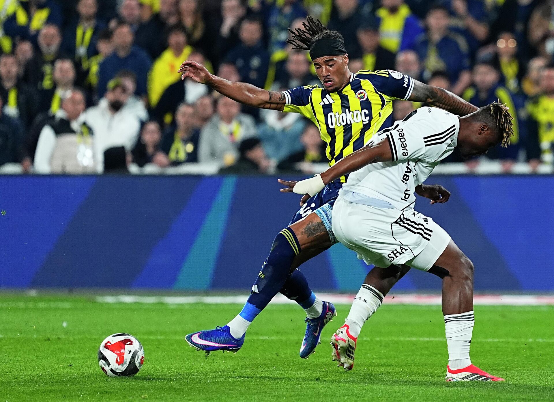 Fenerbahçe Beşiktaş Derbisi Fenerbahçe Beşiktaş Derbisi - Sputnik Türkiye, 1920, 06.04.2026