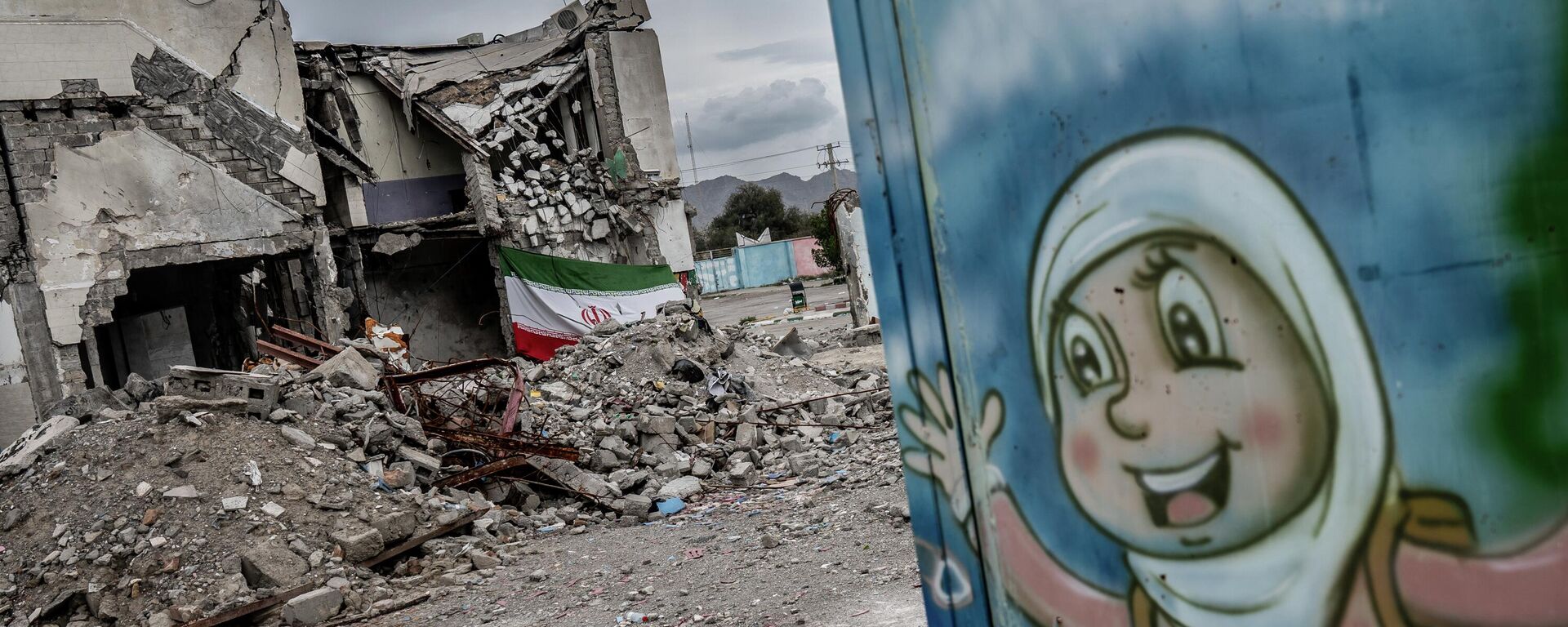 168 öğrencinin hayatını kaybettiği Minab'taki Şecere-i Tayyibe İlkokulu - Sputnik Türkiye, 1920, 06.04.2026