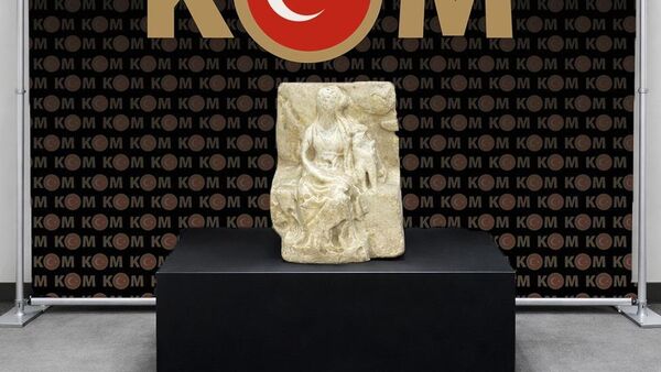 Edirne'de yurt dışına götürülmeye çalışılan Roma dönemine ait Tanrıça Kybele heykeli ele geçirildi - Sputnik Türkiye