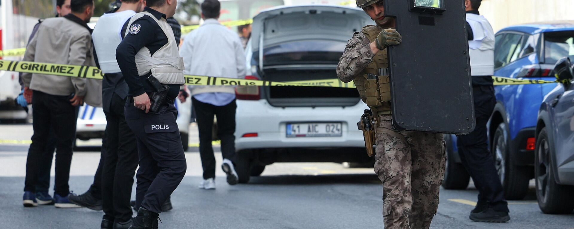 İstanbul'da silahlı çatışma - Sputnik Türkiye, 1920, 07.04.2026