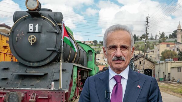 Ulaştırma ve Altyapı Bakanı Abdulkadir Uraloğlu - Sputnik Türkiye